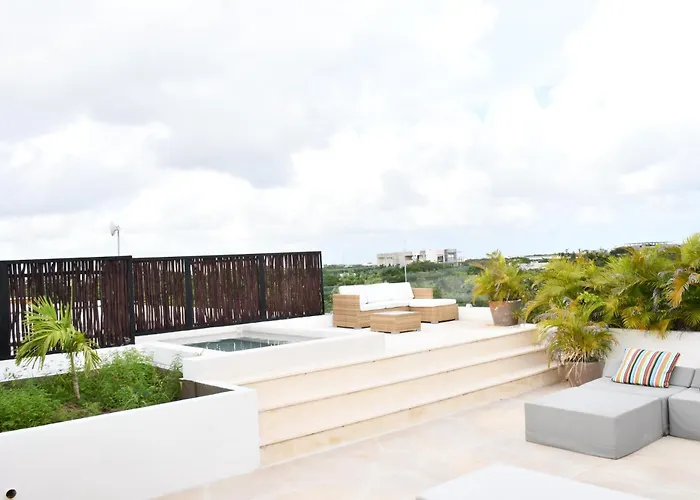Manor By The Spot Apartment *